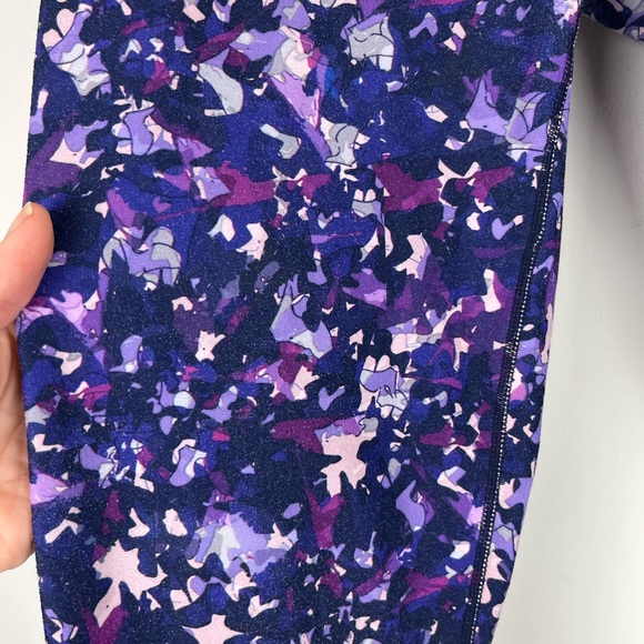 Fabletics Camp Flurry Printed Capri Leggings Purple Mid Rise Activewear XL - Picture 5 of 11